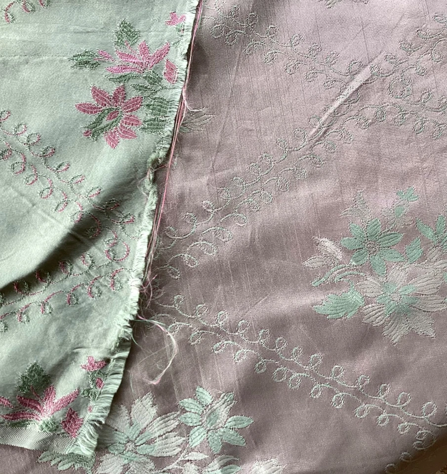 Ancien coupon tissu d'ameublement en soie vert/ rose, 145 x 230 cm - Photo 4/4