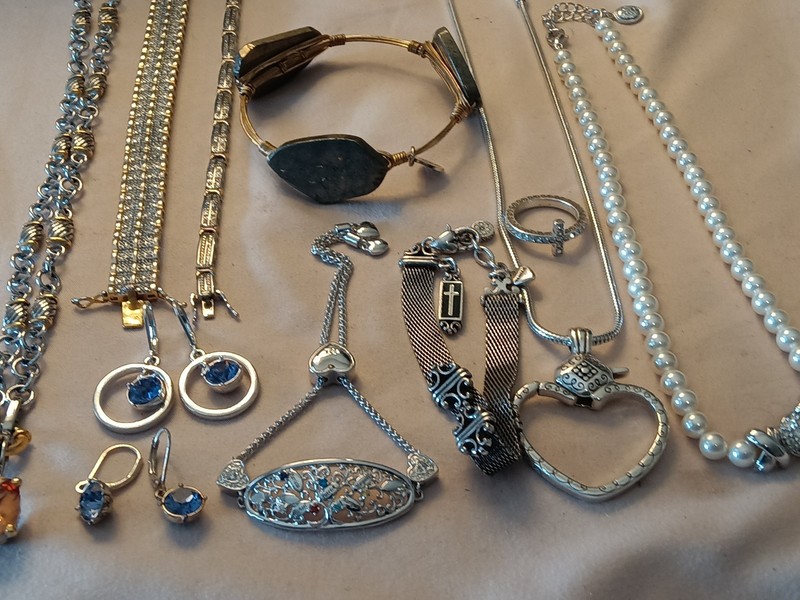 Stunning Signed 11 Pcs Jewelry Lot Vogue Bijoux Brighton Dana Buchman BGE DK