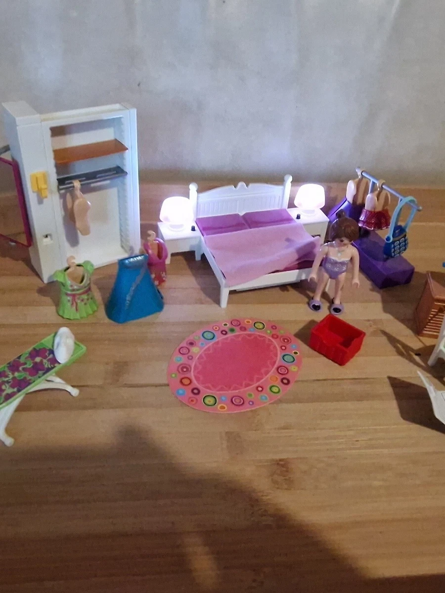 PLAYMOBIL 70208 Master Bedroom with Interchangable Dresses With Lighting Effects