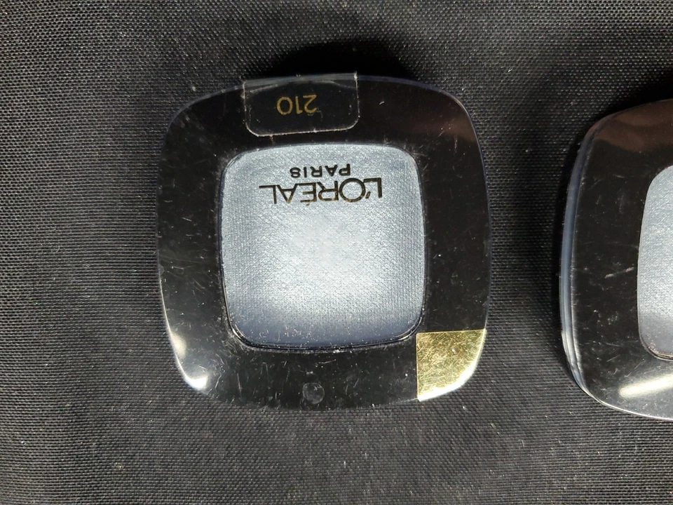 LOT 2 LOREAL COLOUR RICHE EYE SHADOW # 210 ARGENTIC New! Sealed! - Image 3 of 4