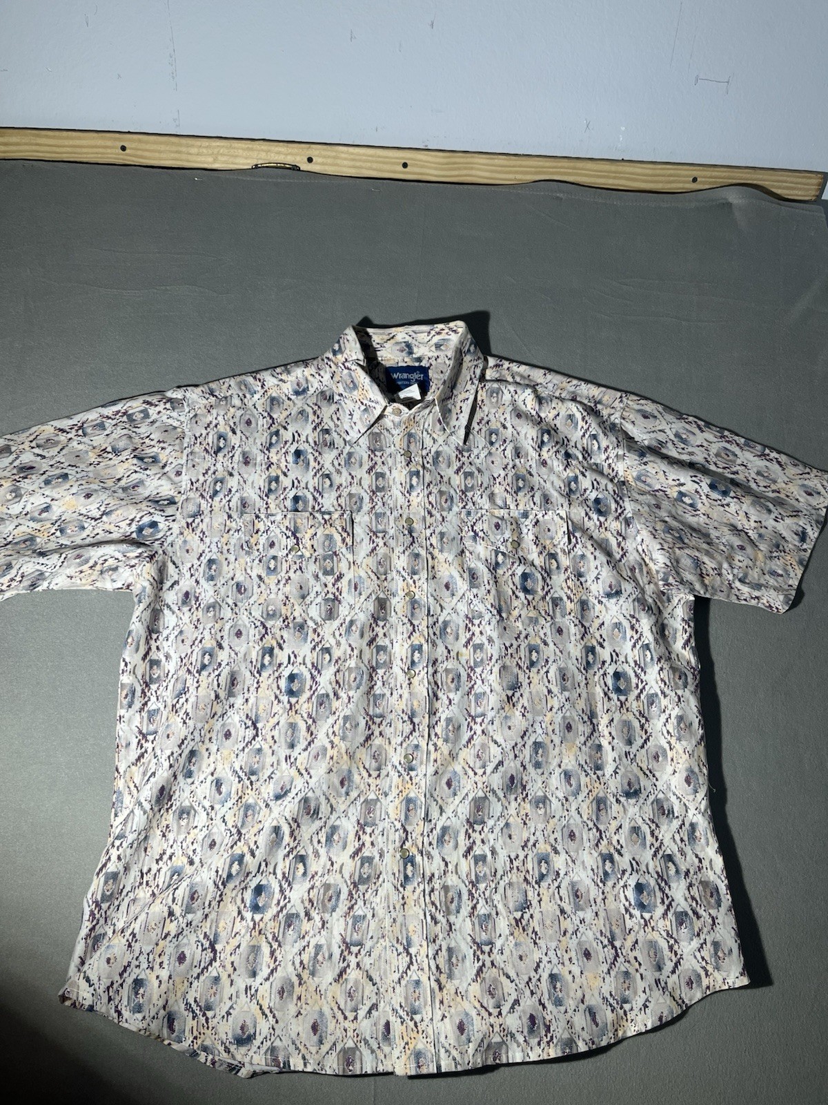 Vintage Wrangler Western Shirt Size XL Aztec Brush Popper Pearl Snap Short Sleev