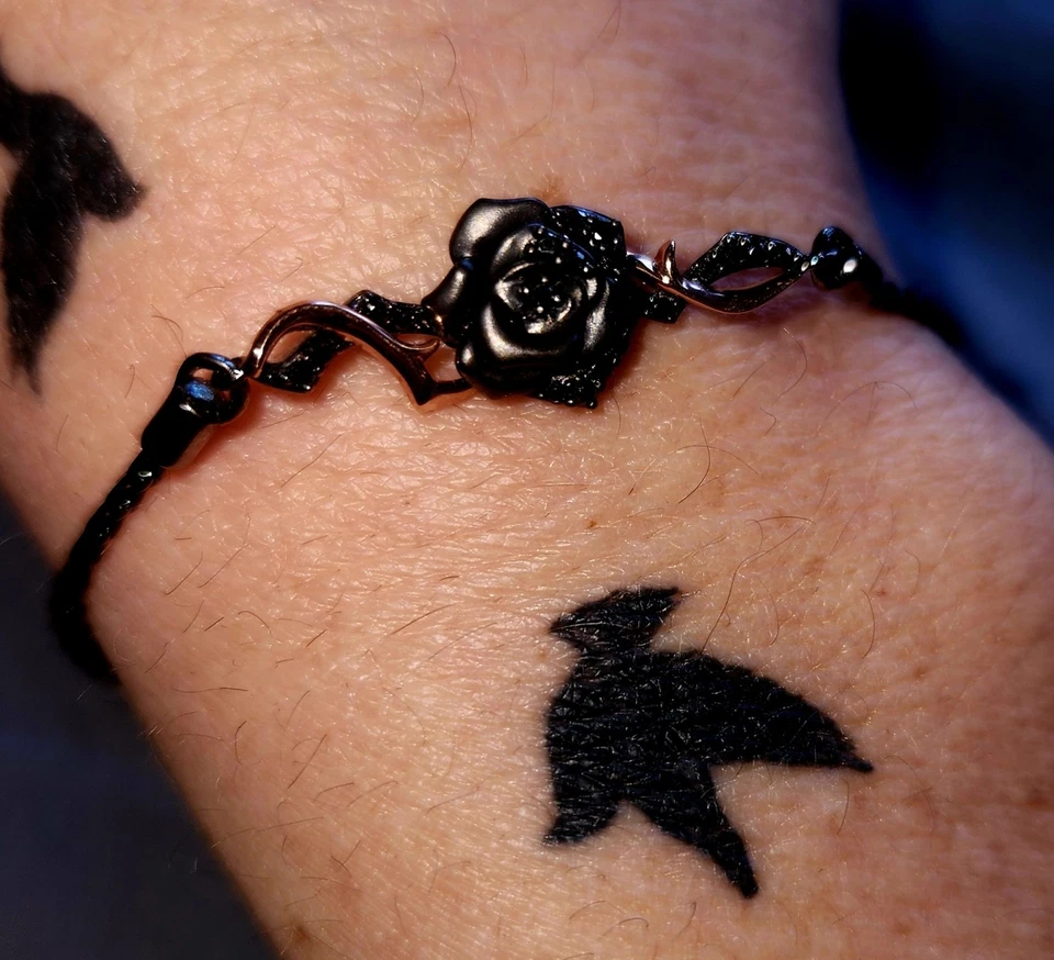 魔法迪士尼精美珠宝沉睡手链,黑色钻石玫瑰,全新 * 珍品 — 第 3/4 张图片