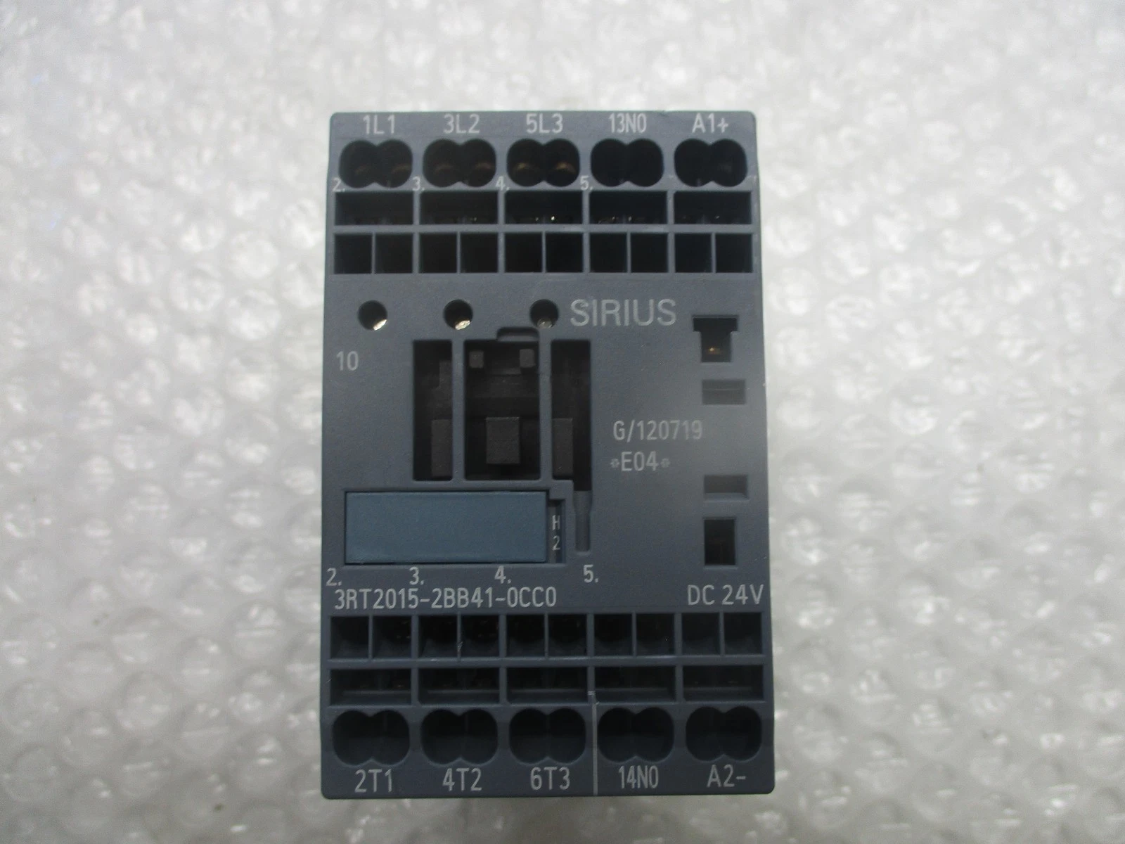 SIEMENS 3RT2015-2BB41-0CC0 CONTACTOR 24V NSNP - thumbnail 2