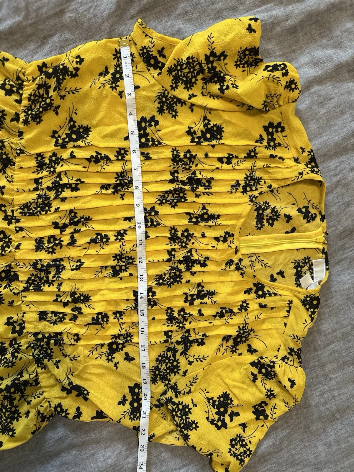 Abito Michael Kors aderente e svasato nero giallo stampa botanica crepe donna plissettato L