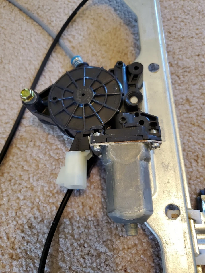 Nuevo regulador de ventana de puerta delantera izquierda Chevrolet 06-11 HHR 22714332 GM OEM Foto 4 de 4