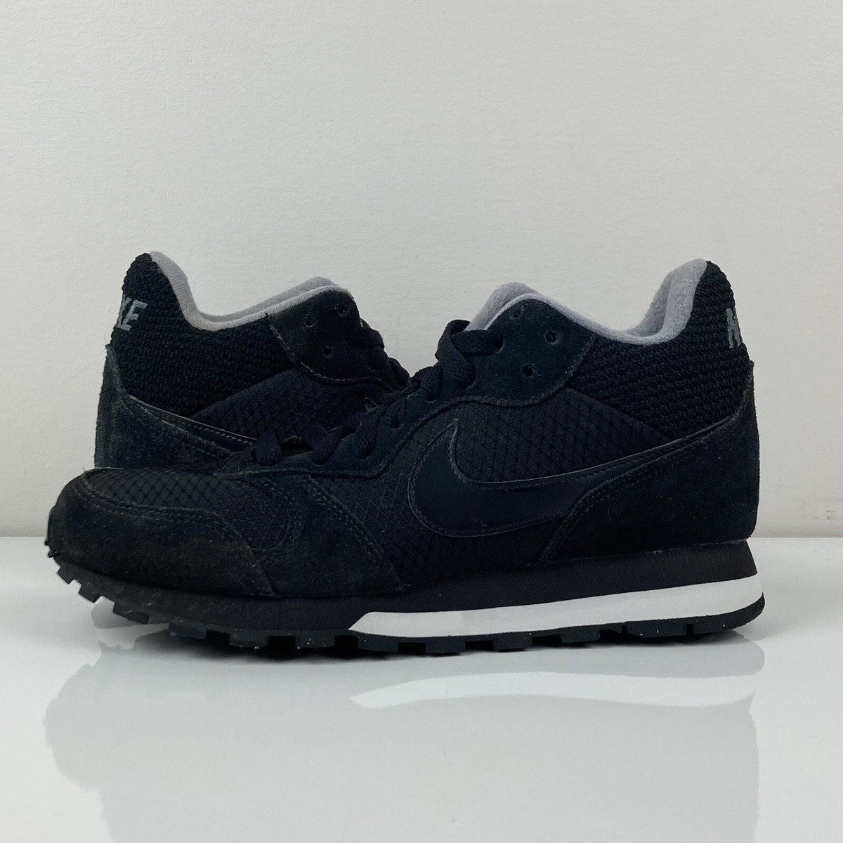 zwarte nike sneakers md runner 2 wmns