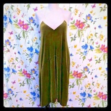 Zara sexy plunge v-neck olive green velvet dress M