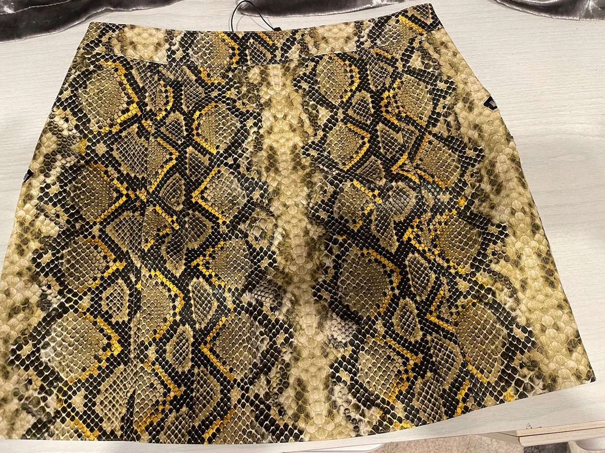mini falda bershka