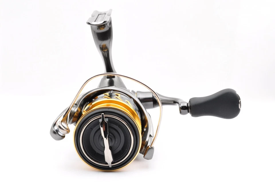 Carrete giratorio Shimano 20 Twin Power 2500S 5,3:1 210 g usado pesca de Japón Foto 2 de 4