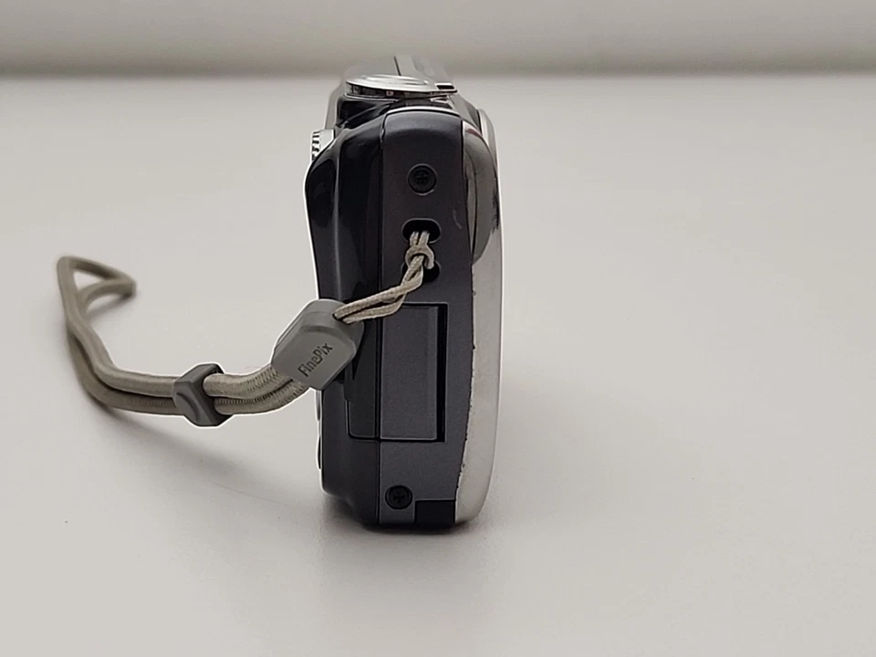 Fujifilm FinePix F70EXR 10.0MP Digital Camera (Black)  - Image 2 of 4