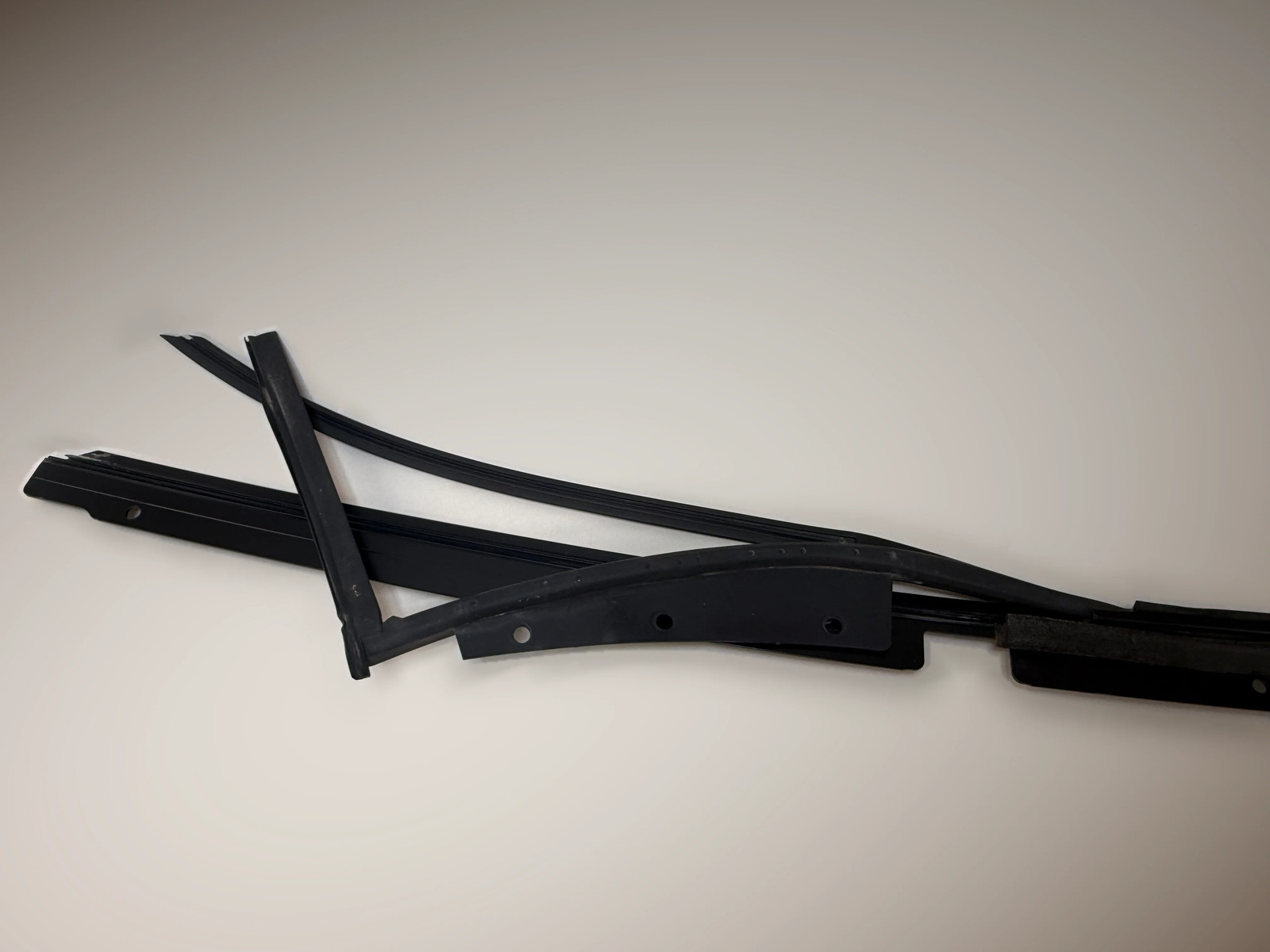 McLaren 570S 2016-2021 Left, right Seals Pair P/N 13A2774CP