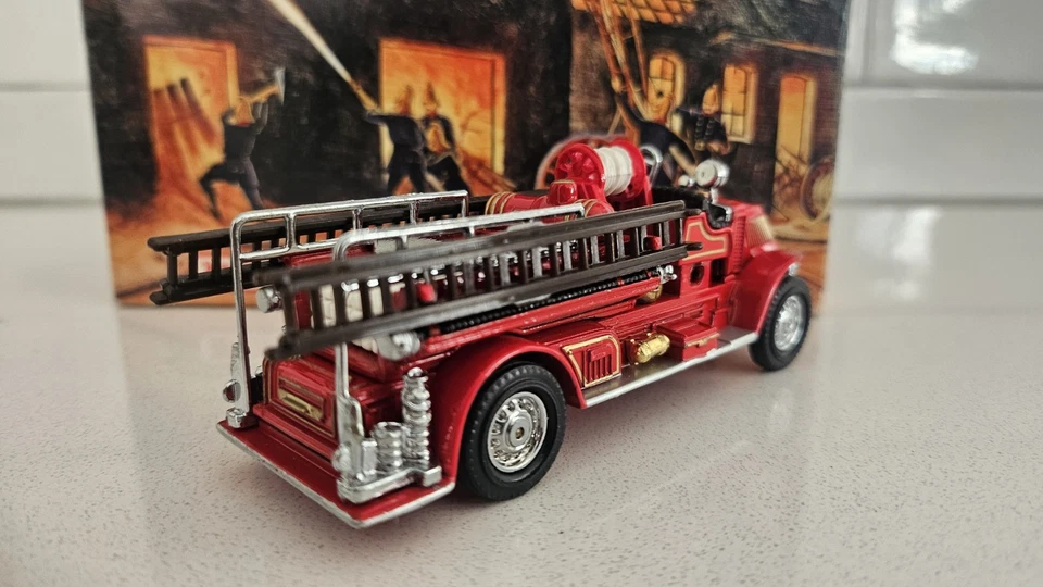 Matchbox Models Of Yesteryear Fire Engine YFE01 1920 Mack AC Fire Truck  - Image 4 of 4