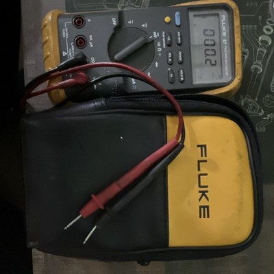 Fluke 87 True RMS Digital Multimeter CAT III 4000 Counts w/ Case & Leads