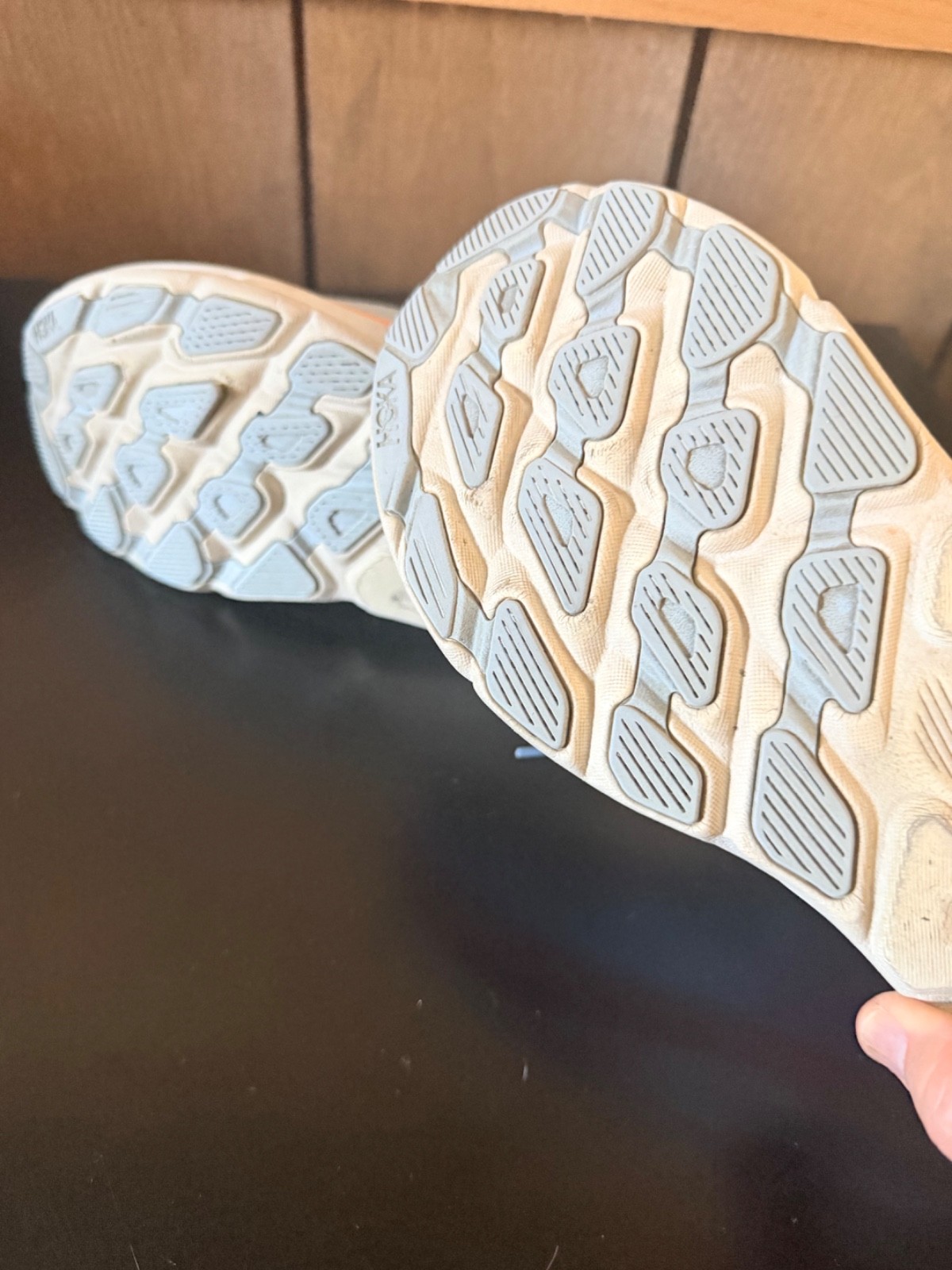 Hoka One One Womens 8 B Clifton 8  Running Shoes *STAINS* thumbnail 4