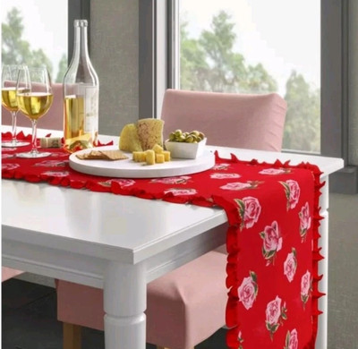 NWT Threshold Reversible Table Runner Red Roses & Stripes Target Brand 14x72