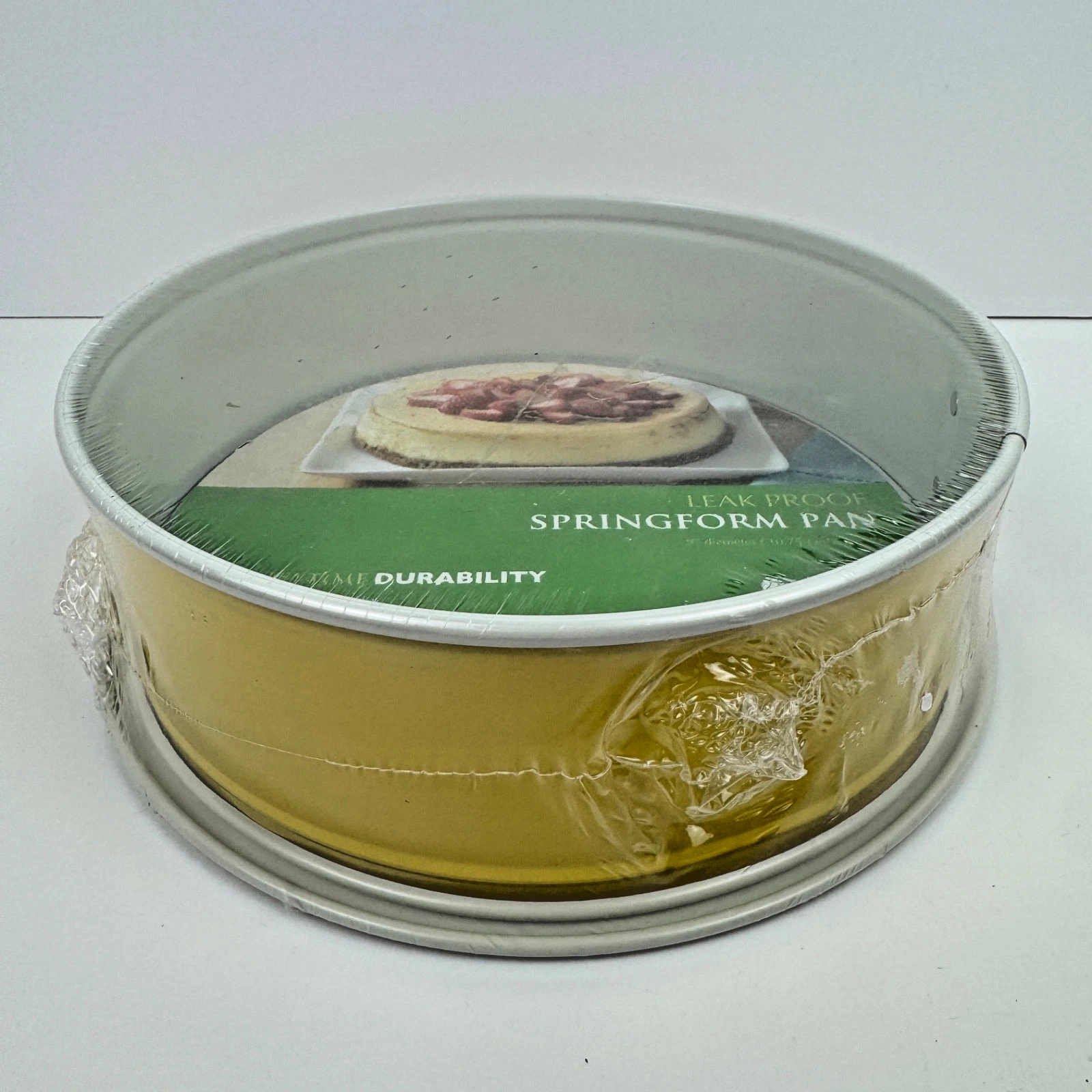 Nordic Ware Leak Proof Springform Pan - Yellow - New - Sealed
Opens in a new window or tab