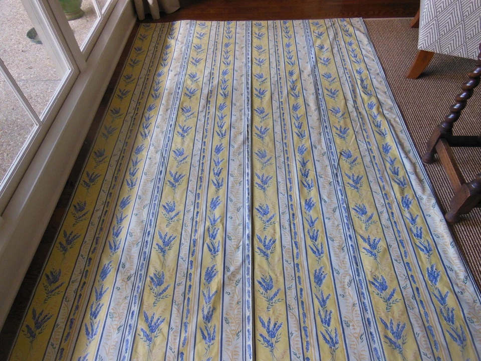 L'Espirit Provence Tablecloth Lavender Flowers 58" X 100" - Image 3 of 4