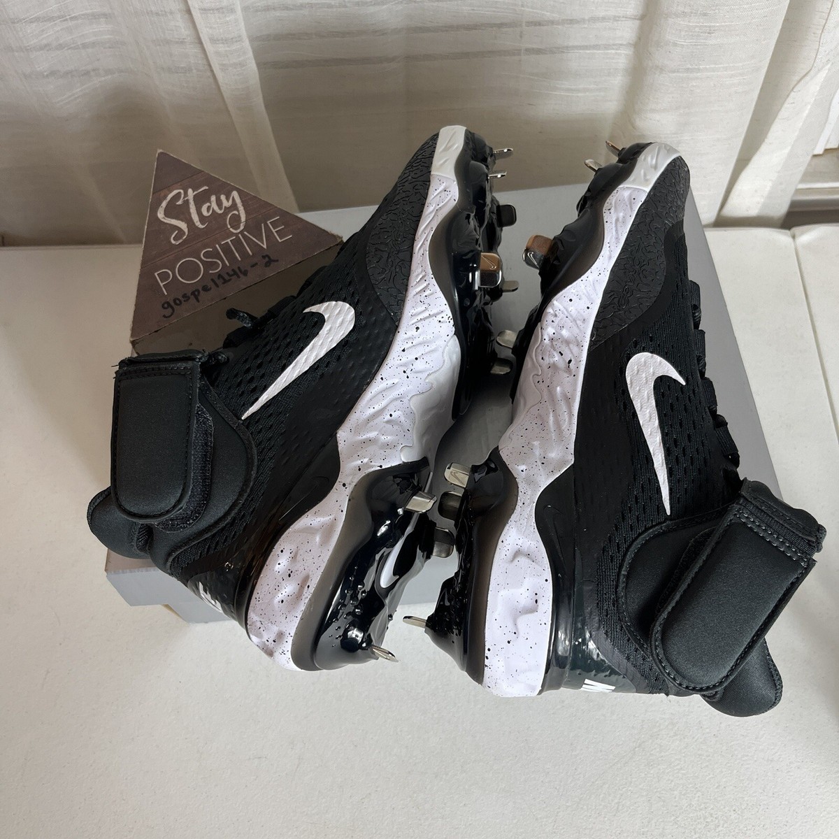 Nike Alpha Huarache Elite 4 Mid Black Smoke Grey Metal  display picture 3