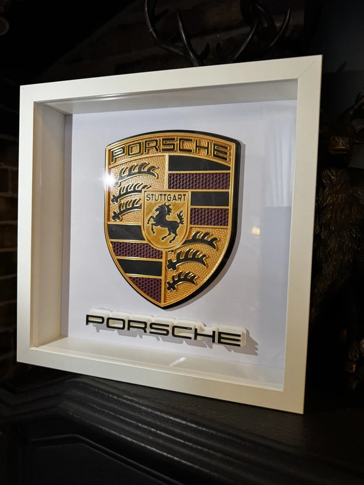 Porsche Stuttgart Logo 3D gedruckt Abzeichen - 25cm x 25cm quadratisch Wandaufsteller - Bild 4 von 4