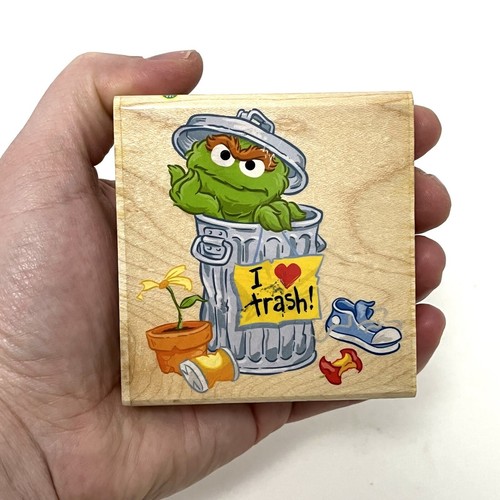 RARE: Sesame Street Rubber Stamp: "Oscar loves Trash" 2007 - Picture 9 of 9