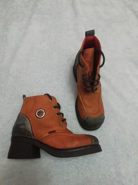 Women Closed Boots Orange Leather 38.5
