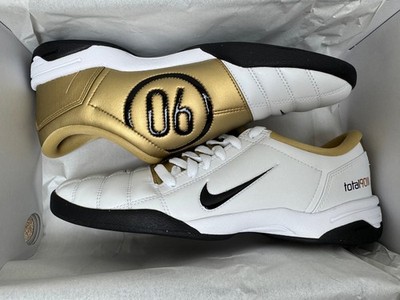 Nike T90 SP Gr. 42 gold/ weiß Fußballschuhe Sneaker total 90 HJ9351101