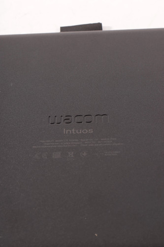 WACOM Intuos M Grafiktablett Schwarz 10 Zoll Bluetooth Digital Zeichen Stift - Bild 3 von 4