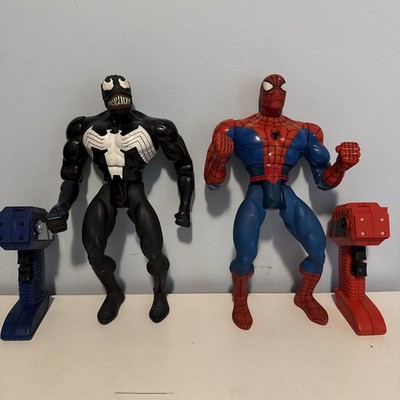 1998 13'' Spider-Man vs Venom Electronic BigTime Action Hero Battle ToyBiz Read