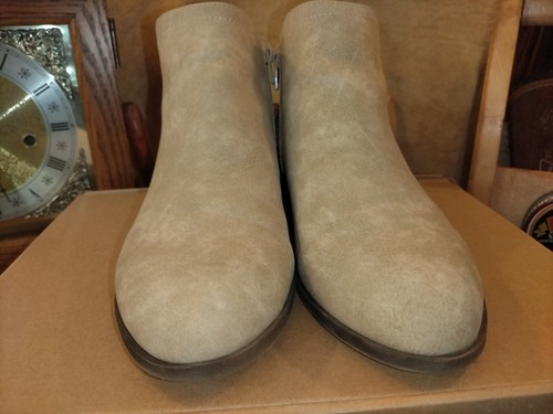 Journee Collection PETRA Bootie Women's size 9 TAUPE Tan Suede Leather 22781 NIB - Picture 5 of 16