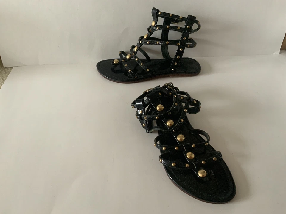 Sandalia Gladiador Mystique NEGRO Charol ¡con Tachuelas Doradas! 7 Foto 2 de 4