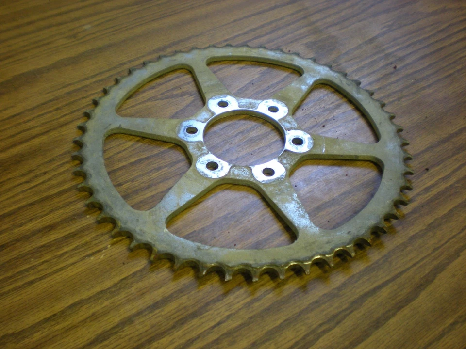 PIÑÓN RUEDA TRASERA 1980 YAMAHA TT250 TT 250 79 80 81 82 Foto 2 de 4