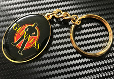 VINTAGE OFFICIAL GUINNESS MAN METAL PINT GLASS KEYRING BAG CHARM
