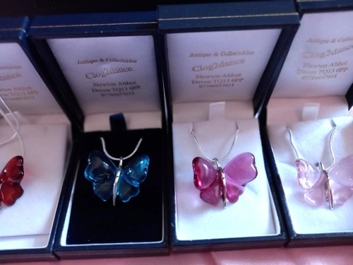 CIONDOLO LALIQUE FARFALLA BLU FUCSIA, ROSA, TRASPARENTE E CRISTALLO - ECCEZIONALE - Foto 7 di 9