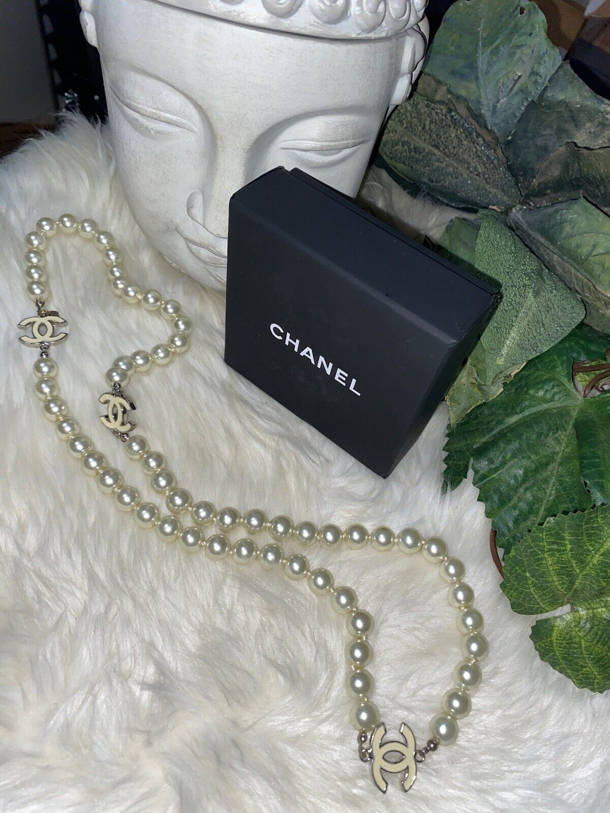 Coco Chanel Ultra Rare Exquisite Design Glass Pearl Pristine Mint  Necklace!!!