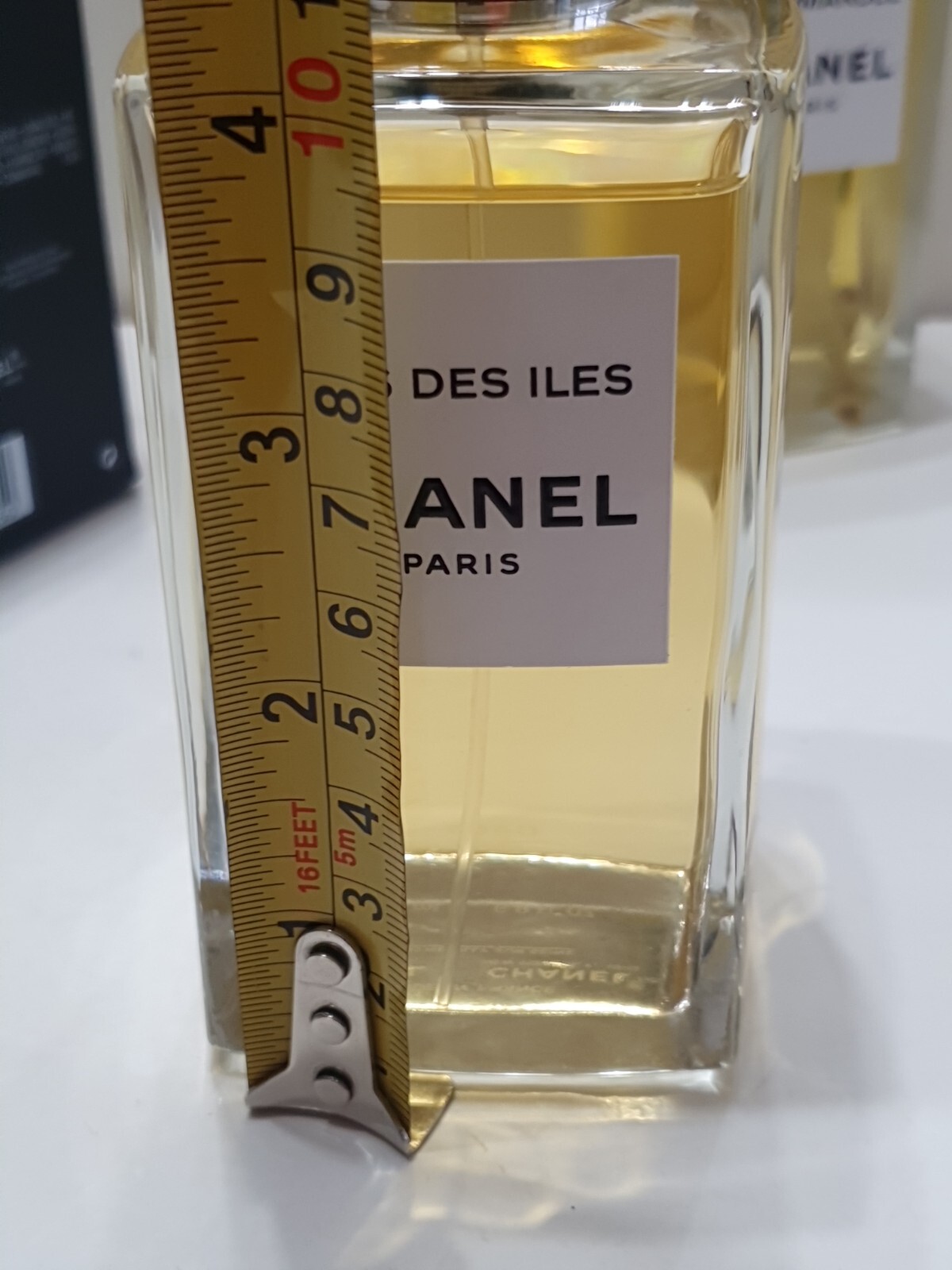 Bois Des iles Chanel, Eau de Parfum , 200ml bottle genuine , read