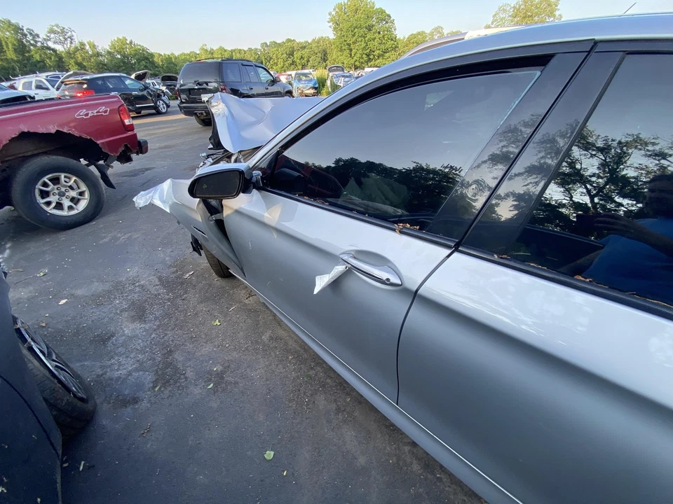 Used Front Left Door Assembly Front fits: 2014 Bmw 535I electric Front Left Grad Foto 2 de 4