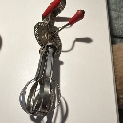 Vintage 1950s Manual Hand Crank Egg Beater Handheld Mixer Chrome Silver/Red