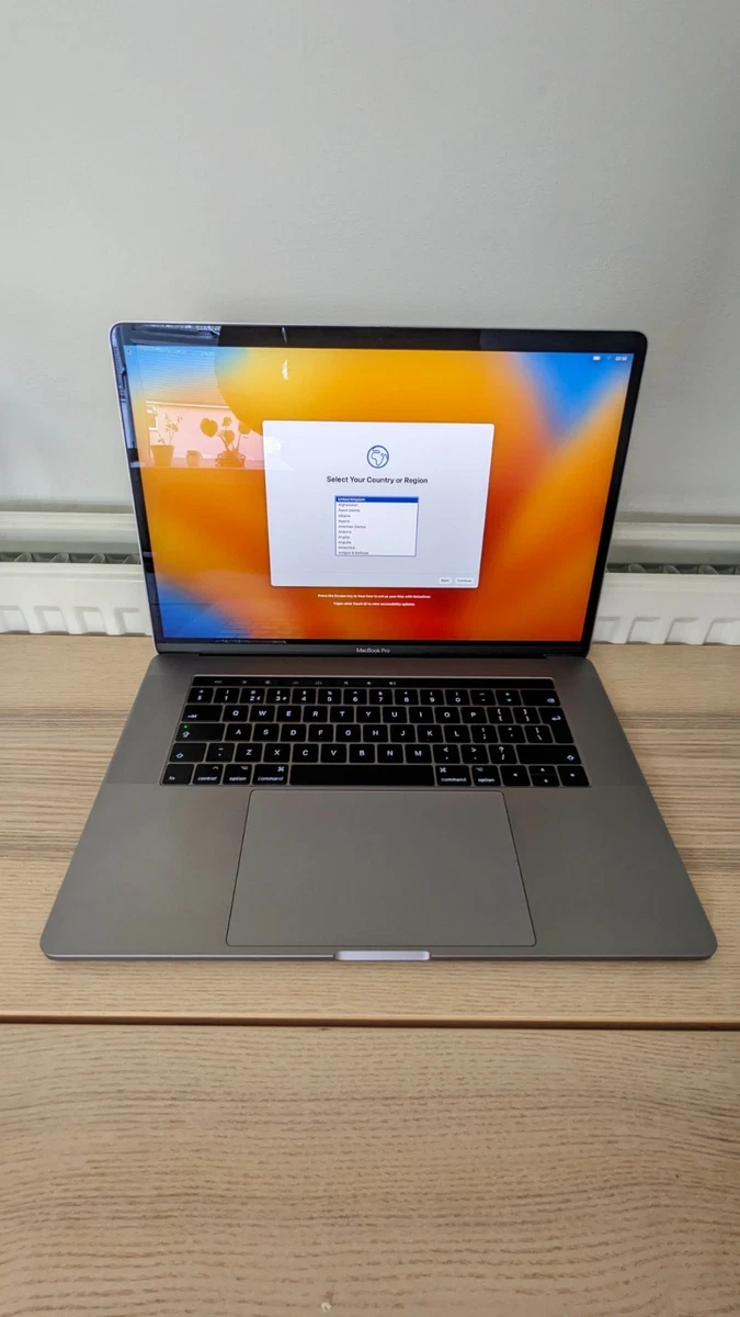 Apple MacBook Pro Intel Core i7 7th Gen. 16GB Laptops for sale Apple MacBook Pro Intel Core i7 7th Gen. 16GB Laptops for sale