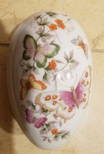 Vintage Ceramic Porcelain 1974 Avon Butterfly Trinket Box 22 K Gold Trim - Picture 1 of 4
