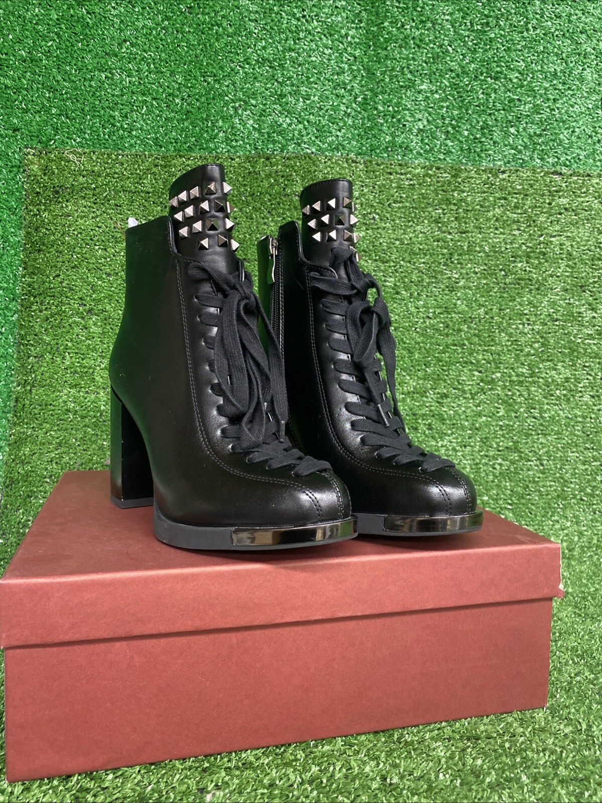 Torgeis Nubis Women Size 6 Studded Ankle Boots Fashion Black Chunky Heel