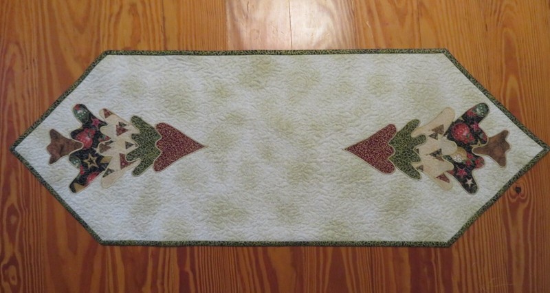 HANDMADE QUILTED TABLE RUNNER
