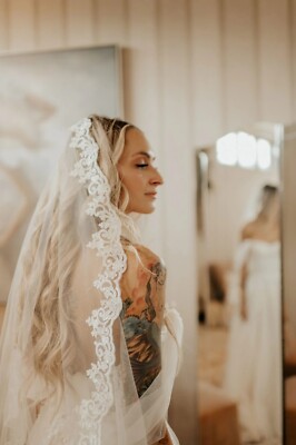 Bridal mantilla Veil with lace edge fingertip length lace bride veil