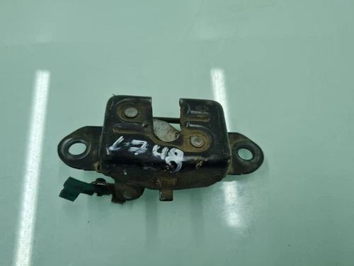 Serrure De Hayon Pour Nissan Navara D40 2005-2013 – Lot De 2 Pièces (serrure + Boulon)