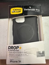 OtterBox Defender Series Pro Case for MagSafe for iPhone  16 - Black