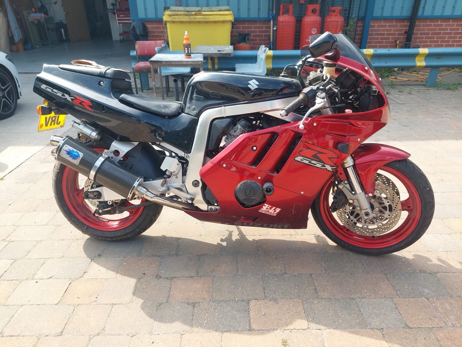 Suzuki GSXR400 GK76 3 item image