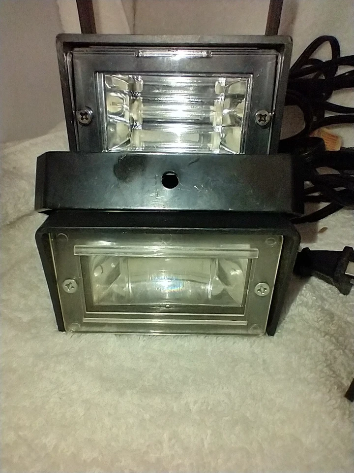 4x Mini Strobe Light - Adjustable - Special Effects - Image 2 of 4