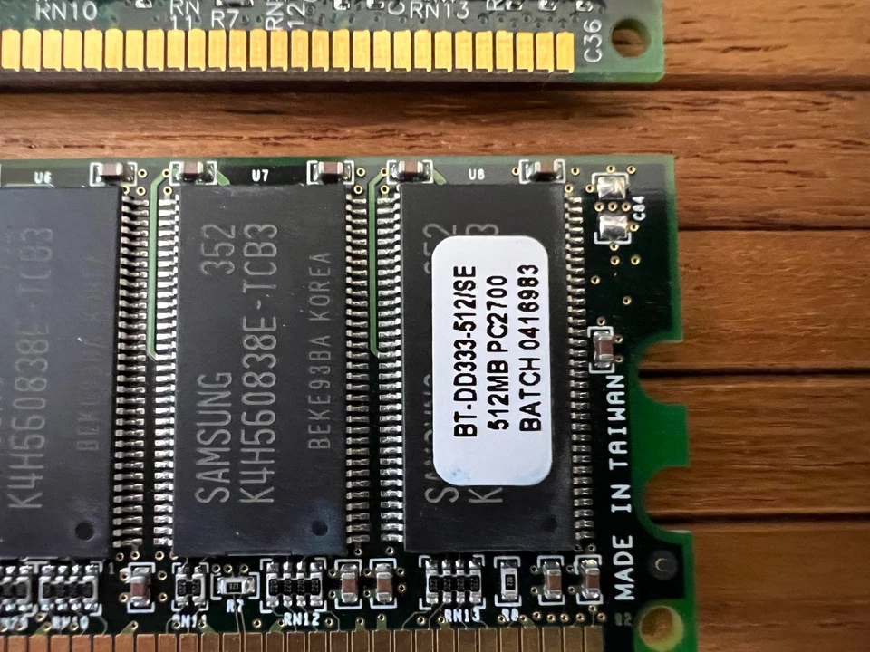 Corsair 512 MB PC 2700 Lote de 2 RAM de Escritorio/Memoria Foto 2 de 4