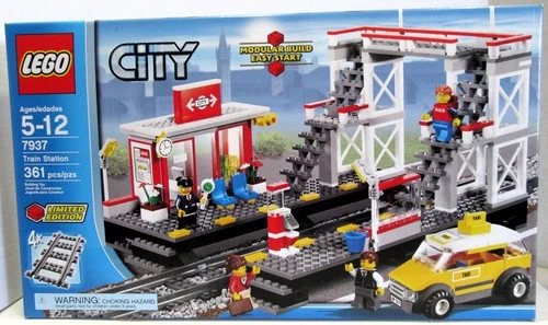 Lego CITY 7937 ~TRAIN STATION ~ Retired NEW SEALED Tracks Taxi Bridge Passengers