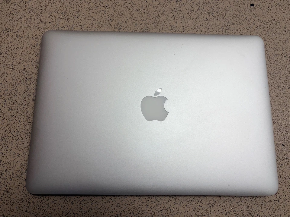Apple MacBook Air 13", Intel Core i5, 1.8GHz, 2011, 128GB SSD, 4GB RAM, A1369 - Image 4 of 4
