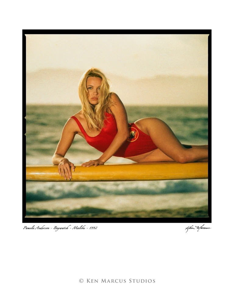 Traje de baño Pamela Anderson 92-005 Baywatch foto 8,5x11 firmada por Ken Marcus Foto 2 de 4